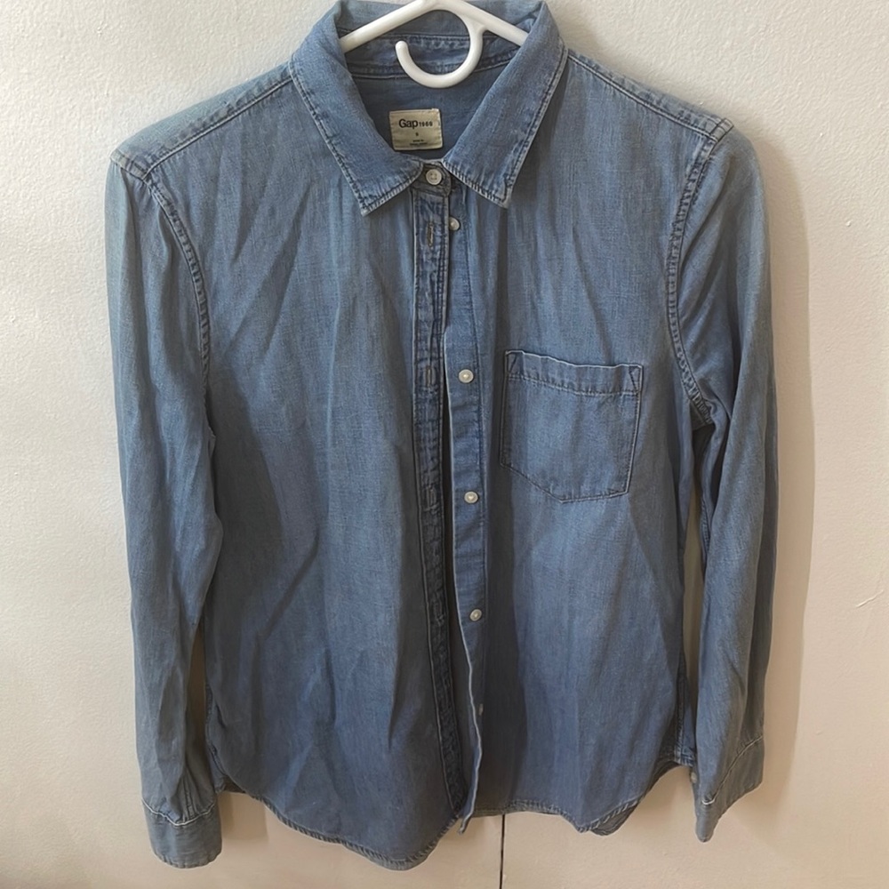 Gap denim button down